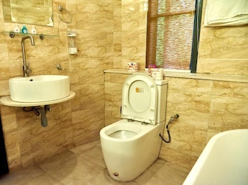 bon hotel kano