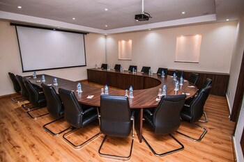 bon hotel kano