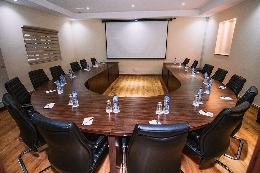 bon hotel kano