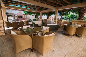 bon hotel kano