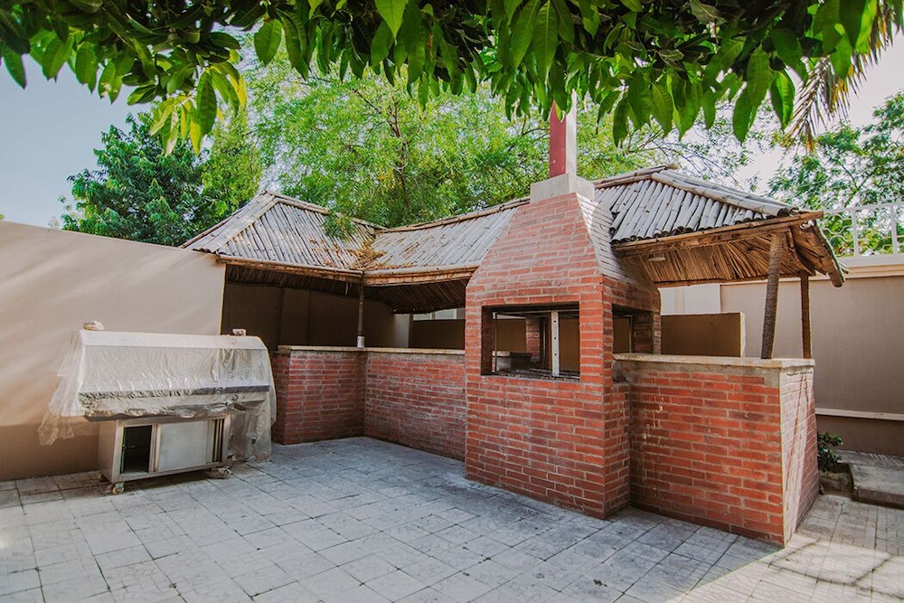 bon hotel kano