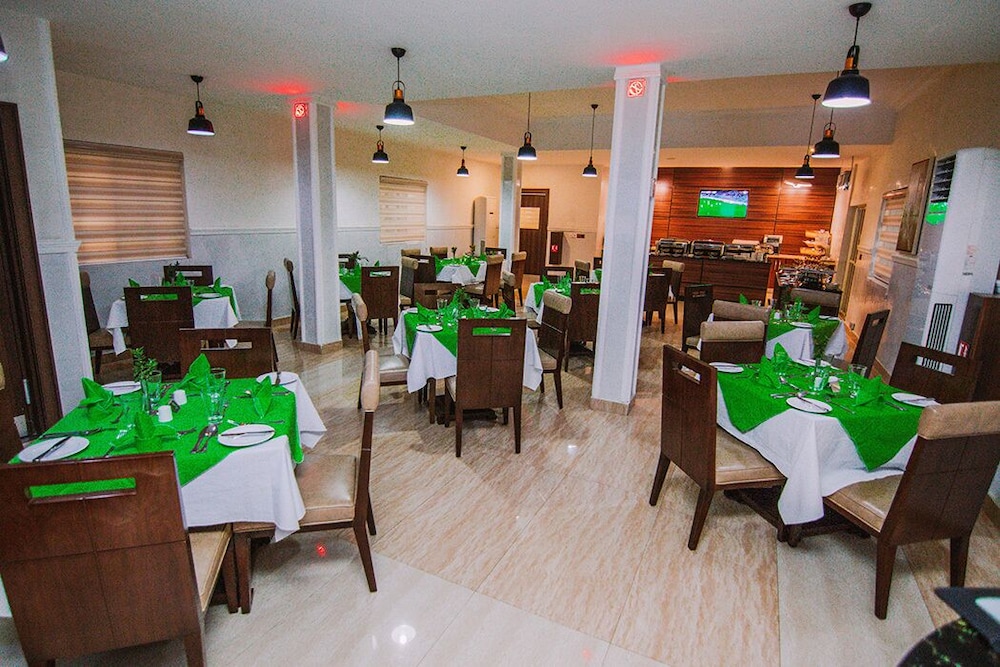 bon hotel kano