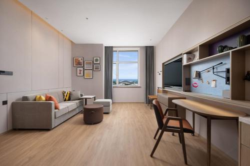 home2 suites by hilton yaitai laishan