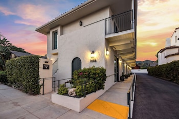 Casa Jardin,,2.5 star