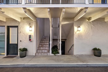 Casa Jardin,,2.5 star