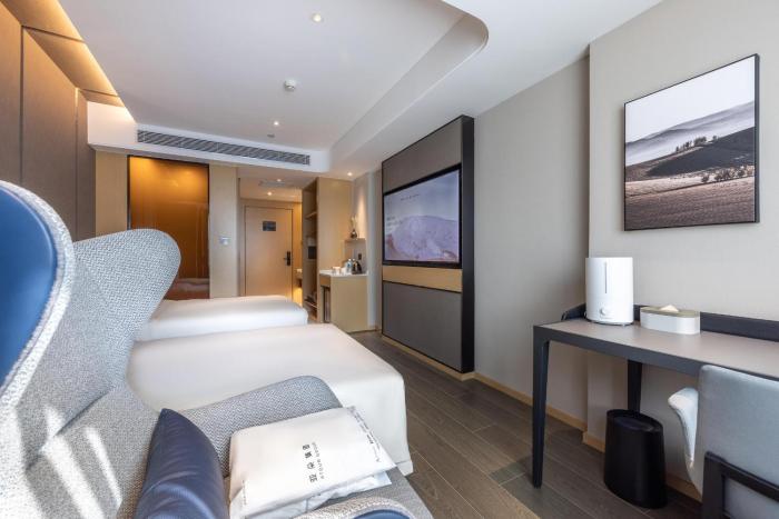 atour hotel lanzhou railway bureau