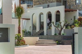 vaya suites by omilos hotels