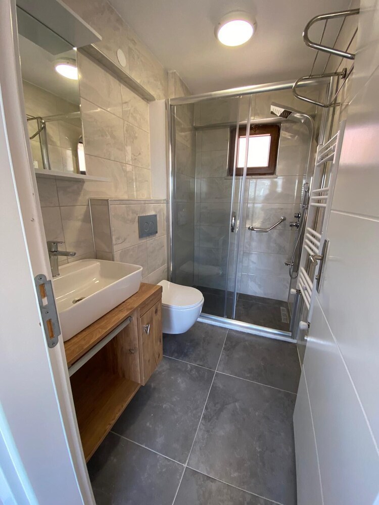 la vie en rose otel by sogutdagi