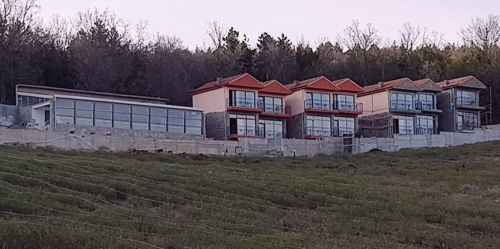 la vie en rose otel by sogutdagi