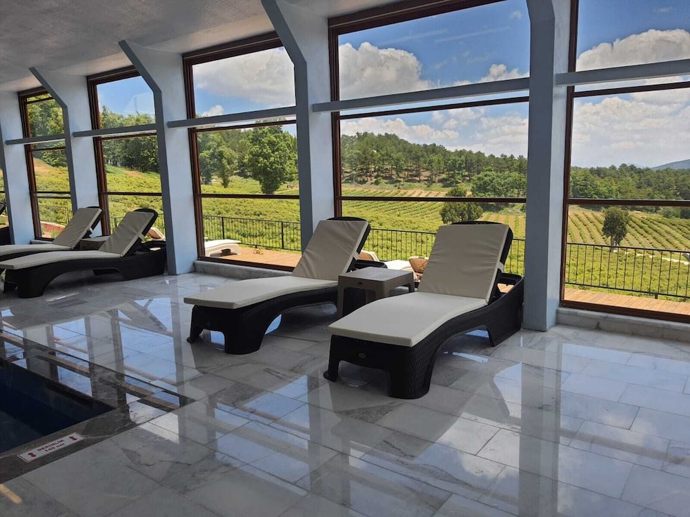 la vie en rose otel by sogutdagi