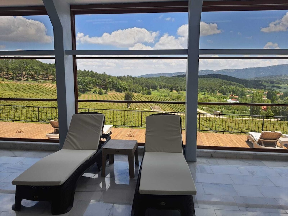 la vie en rose otel by sogutdagi