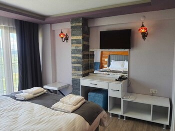 la vie en rose otel by sogutdagi