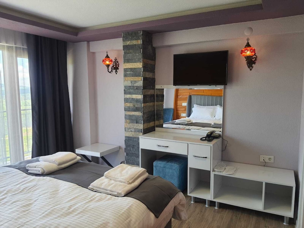 la vie en rose otel by sogutdagi