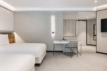 inventist hotel sports academy