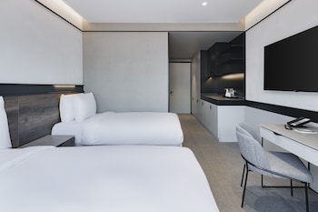 inventist hotel sports academy