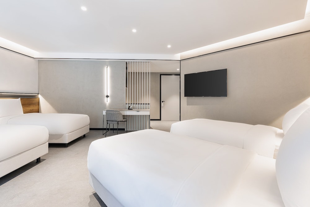 inventist hotel sports academy