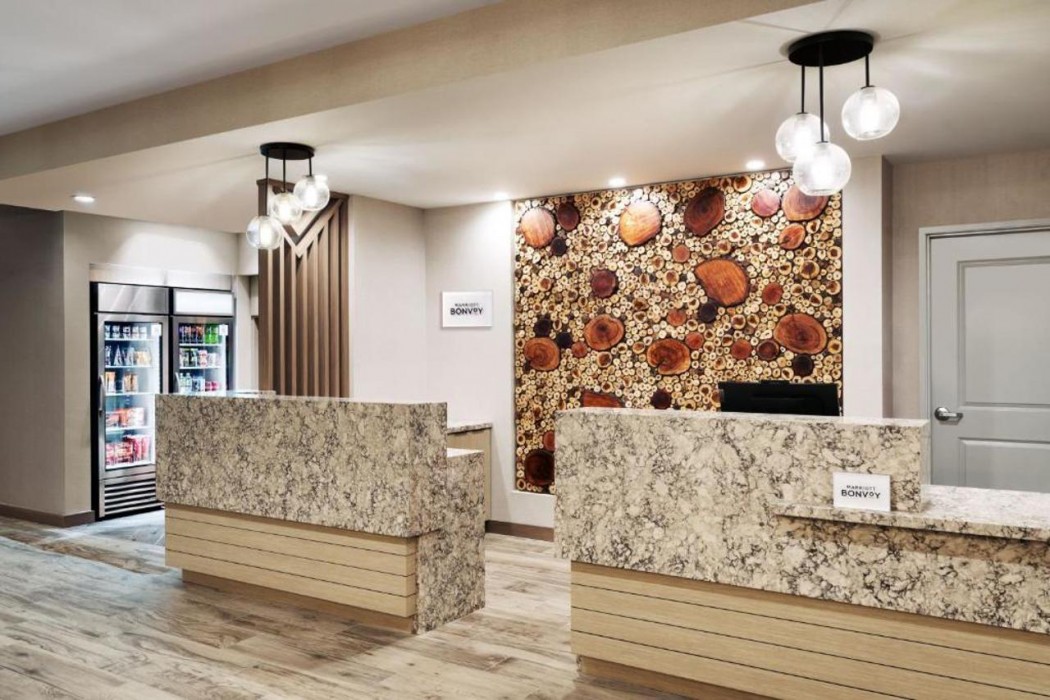 towneplace suites by marriott show low