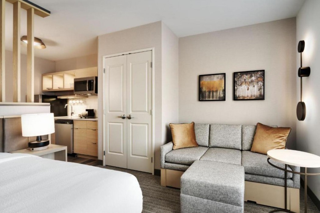 towneplace suites by marriott show low