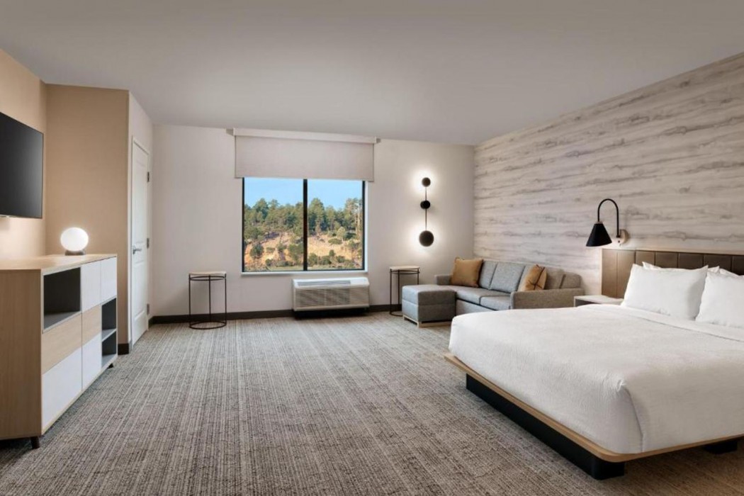 towneplace suites by marriott show low