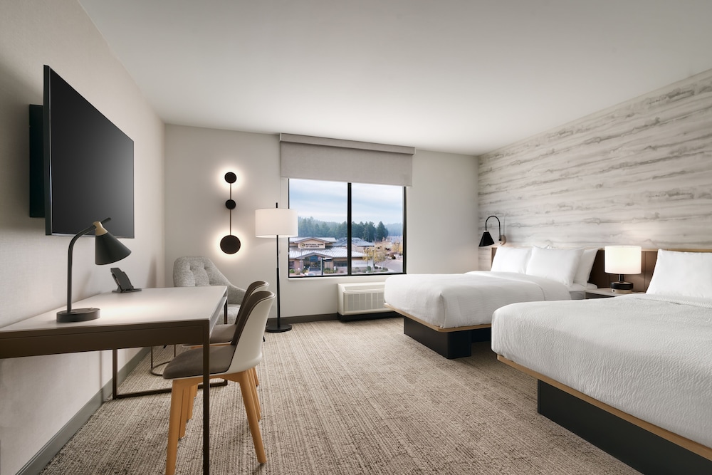 towneplace suites by marriott show low