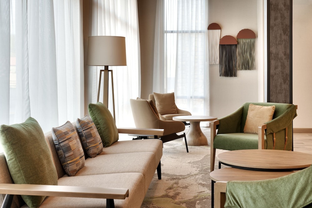towneplace suites by marriott show low