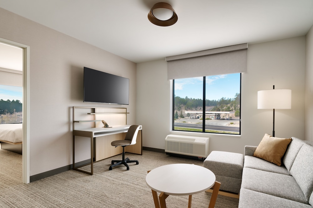 towneplace suites by marriott show low