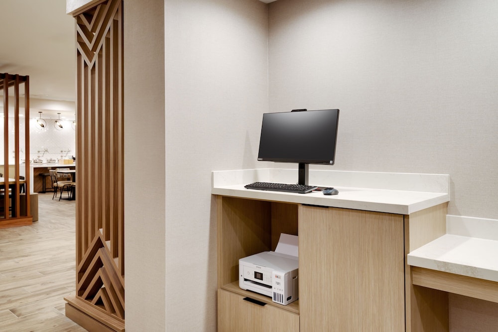 towneplace suites by marriott show low