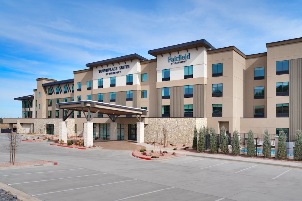 towneplace suites by marriott show low