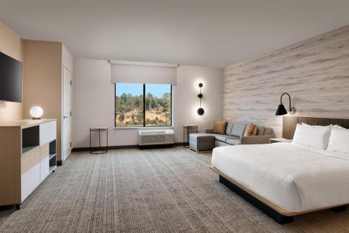 towneplace suites by marriott show low
