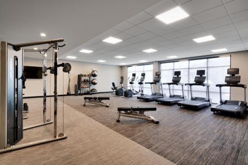 towneplace suites by marriott show low