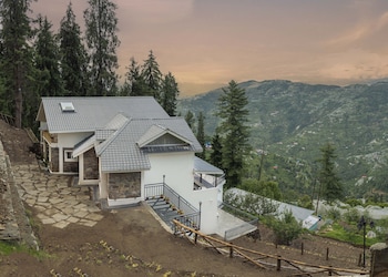 echor backwoods villa narkanda