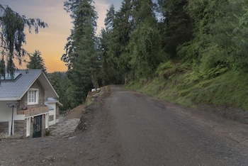 echor backwoods villa narkanda