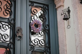 ayvalik palacitta guesthouse