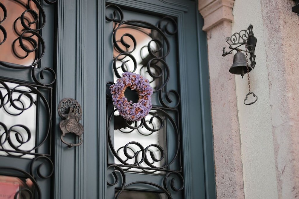 ayvalik palacitta guesthouse