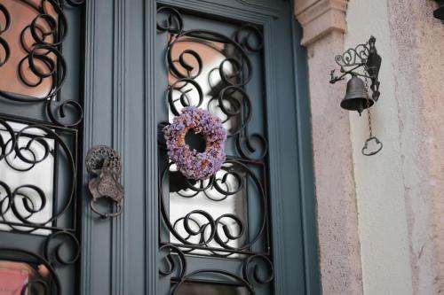 ayvalik palacitta guesthouse