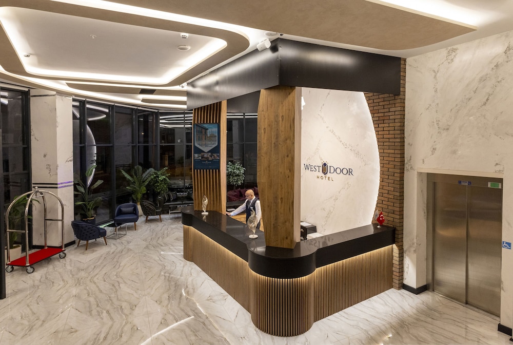 west door hotel