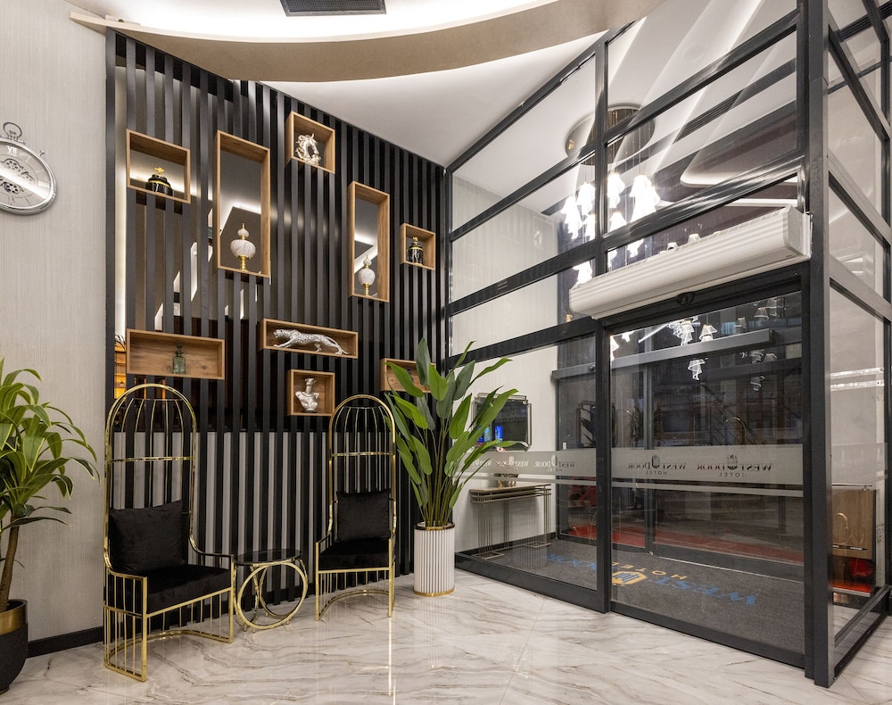 west door hotel