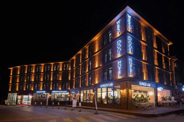 west door hotel