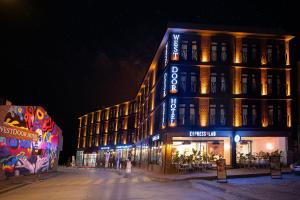 west door hotel