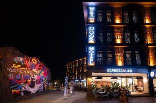 west door hotel