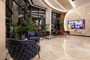 west door hotel