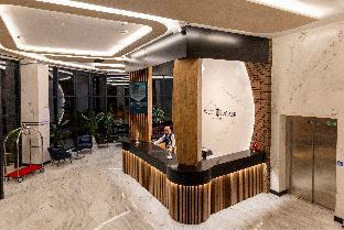 west door hotel