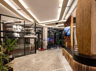 west door hotel