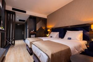 west door hotel