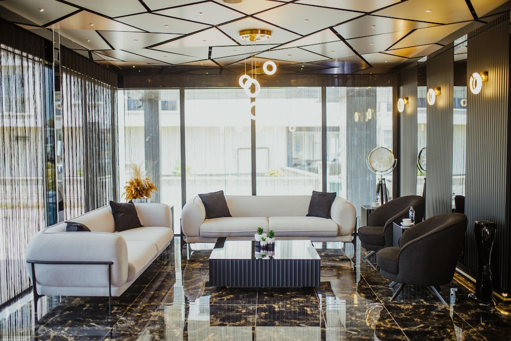 quala hotels