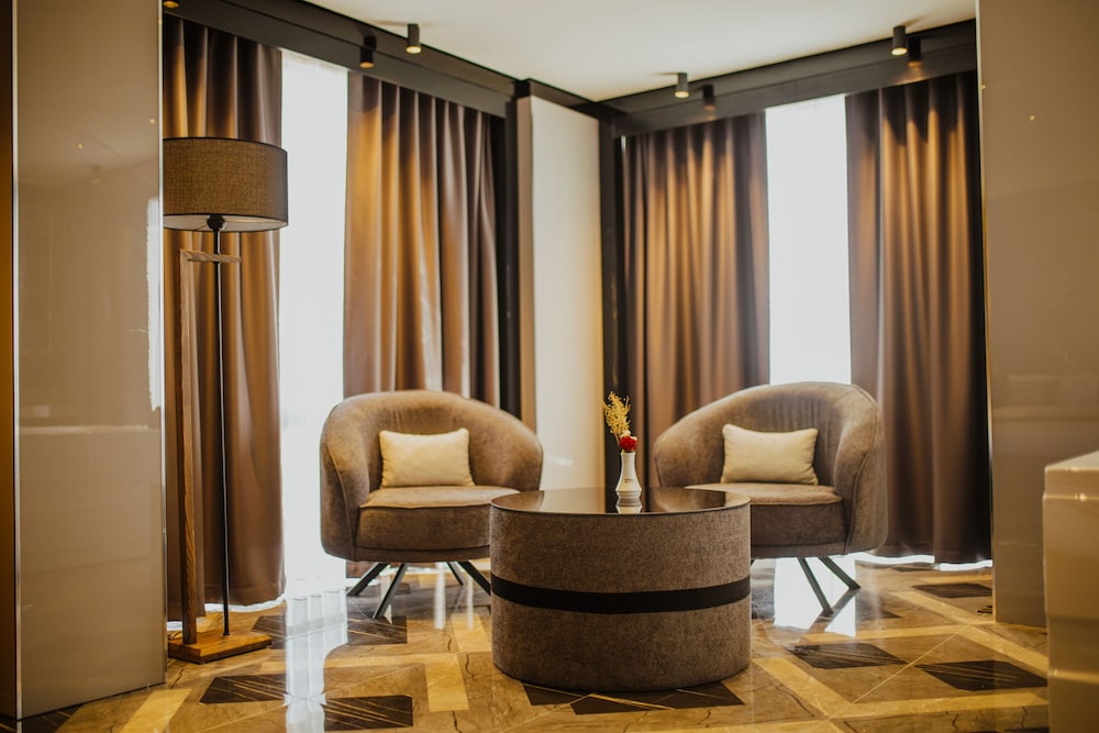 quala hotels