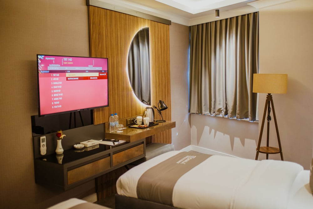 quala hotels