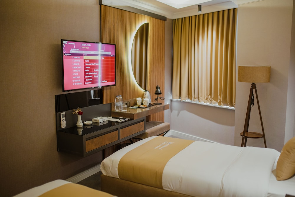 quala hotels