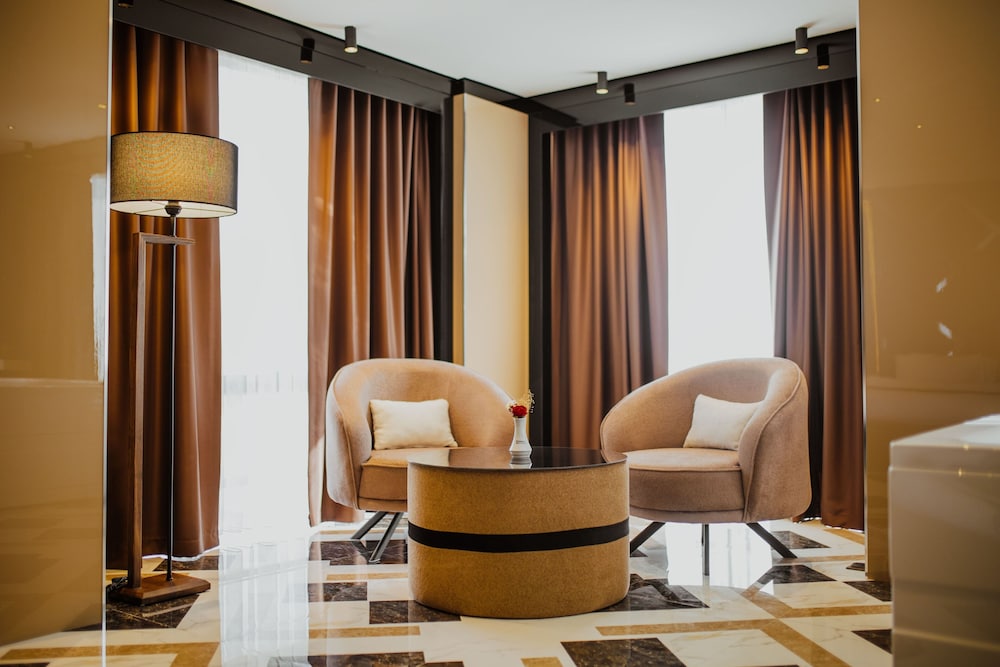 quala hotels