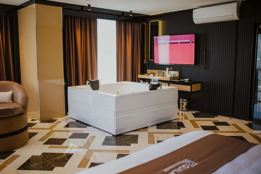 quala hotels